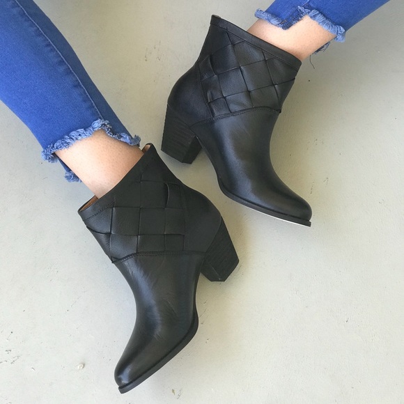 Distressed Woven Leather Western Cowgirl Boots - Picture 4 of 8